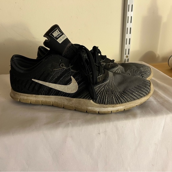 Nike Shoes - Women's NIKE FLEX ADAPT TR Athletic Running Shoes 831579 SIZE 8 US 39 EU Black